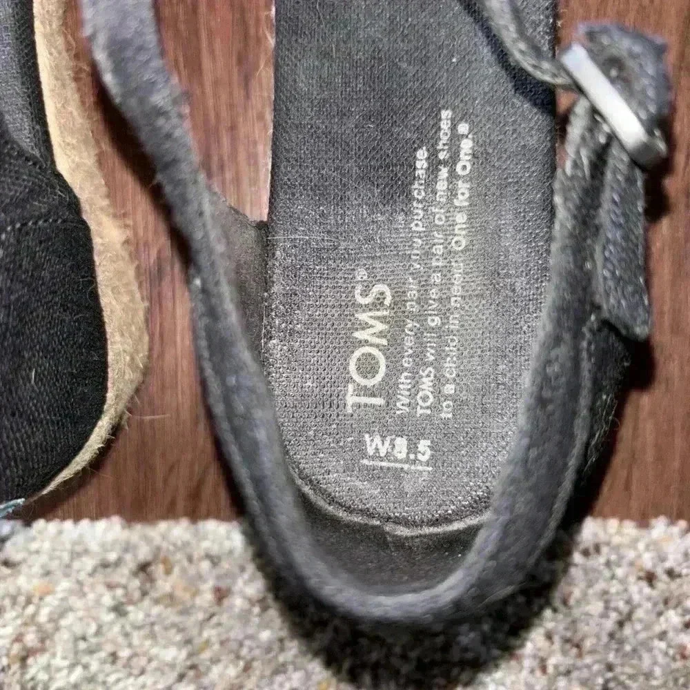 TOMS Wedges Size 8.5